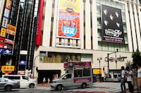 渋谷にはアルバム「バトル アンド ロマンス」の大きな看板が。