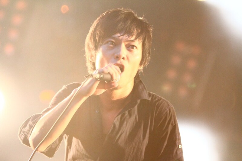 山田将司（Vo）（C）橋本塁（SOUND SHOOTER）