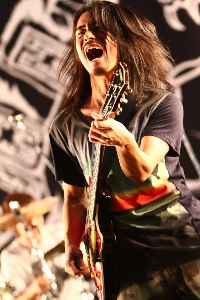 菅波栄純（G）（C）橋本塁（SOUND SHOOTER）