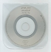 シングル「HALF」8cmディスクの写真。