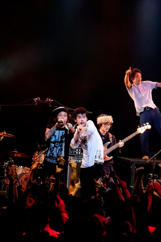 「Screaming License No.1」アンコールのセッションの模様（撮影：山本倫子）。