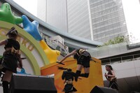 リーダー百田は本日も見事なえびぞりジャンプを決めた。