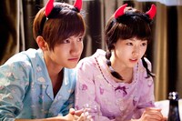 写真は「パラダイス牧場」のワンシーン。(C) S.M. ENTERTAINMENT & SAMHWA NETWORKS 2011 All Rights Reserved