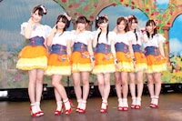 記者会見のフォトセッションより。