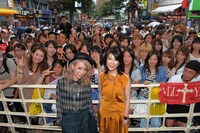 加藤ミリヤが渋谷109前に登場するのは、2007年2月にシングル「Eyes on you」をリリースした18歳当時以来、約4年半ぶり。