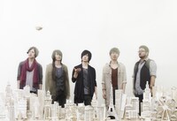 OverTheDogs（写真）は8月に東京・立川BABELにて行った自主企画ライブで、ユニコーンの手島いさむをゲストに招いた。