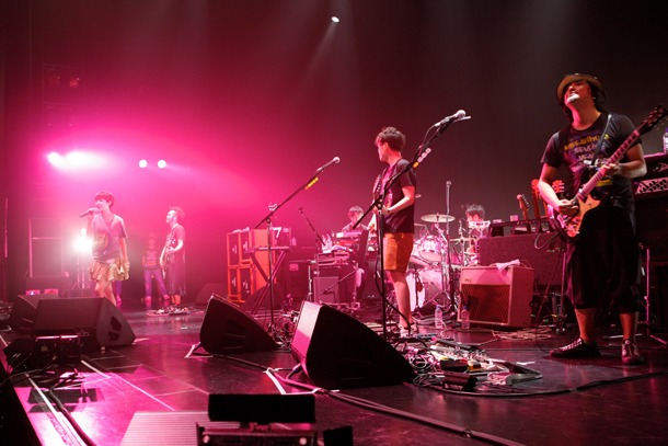 木村カエラ「XYLISH presents Welcome Home Tour 2011」の模様。（photo by Tsukasa Miyoshi）