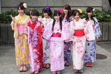 浴衣姿でフォトセッションに参加した渡り廊下走り隊7。