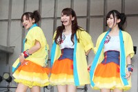 写真左から仲川遥香、菊地あやか、岩佐美咲。