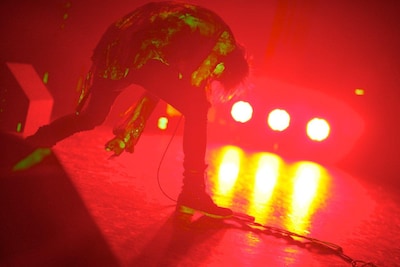 久々のライブでオーディエンスを熱狂させたacid android（写真：石井亜希）。