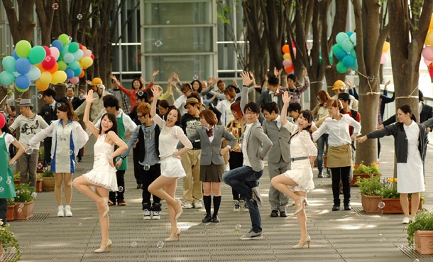 映画「モテキ」のPerfume出演シーン。