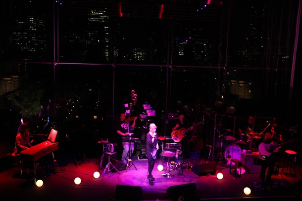 写真は「MTV Unplugged」の模様（撮影：平沼久奈）。