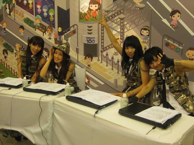 「DiVA新アメスタ初出演 生放送スペシャル」の様子。