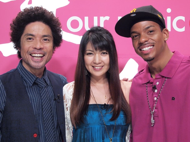 久保田利伸、飯島直子、ジェロ（写真左から）の収録時のオフショット。