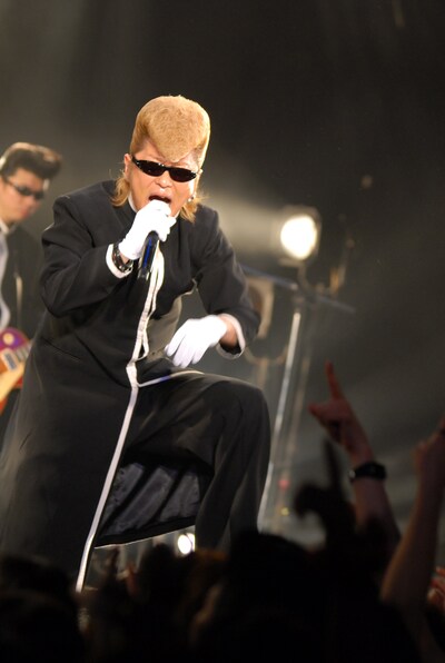 先輩の胸を借りて堂々たるパフォーマンスを披露した綾小路翔（撮影：小川舞）。