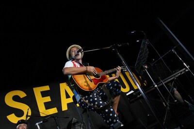 つるの剛士（写真は「僕の夏休み 2011」でのライブの様子）