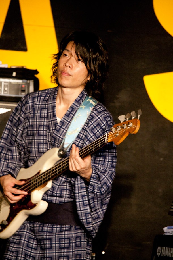 写真は8月6日に音霊 OTODAMA SEA STUDIOで行われたライブの模様。