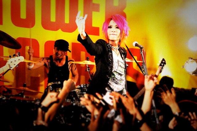 「1-Night-Only Special Live『naked HEART』」の様子（撮影：森下里香）。