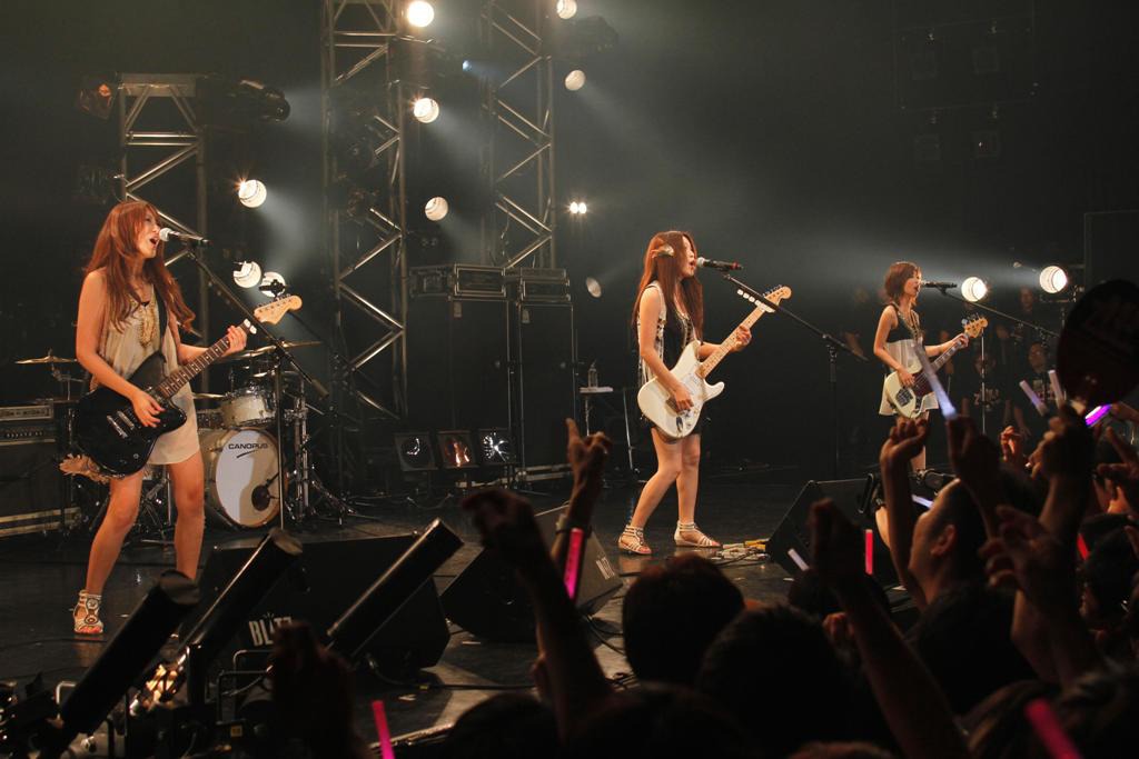 写真は「『10年後の8月…』ZONE 復活しまっSHOW!! ～同窓会だよ全員集合！～」8月14日のステージより。
