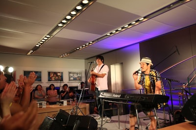 写真はインストアイベントの様子（撮影：矢部志保）。