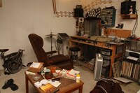 掲載されるプライベートスタジオの写真。誰のスタジオなのかは本を手に取って確かめてみよう。