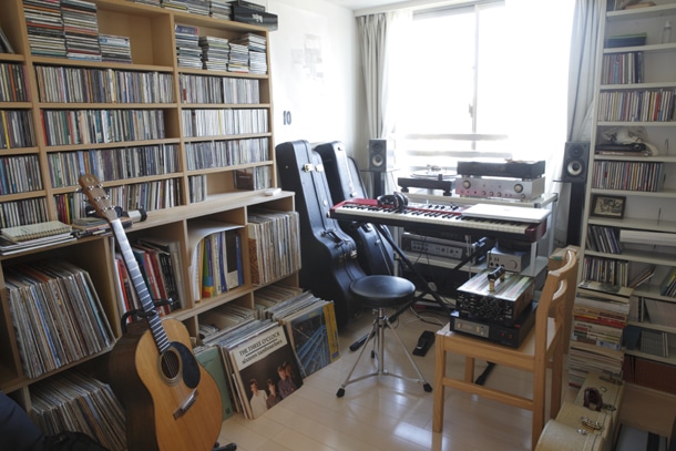 掲載されるプライベートスタジオの写真。誰のスタジオなのかは本を手に取って確かめてみよう。