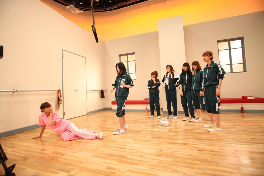 「レッスン場にて」コントより。