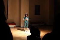 「レッスン場にて」コントより。