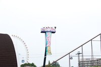 クレーンでどんどん上昇するももクロちゃん。