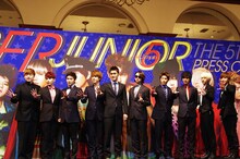写真はSUPER JUNIORが8月4日に韓国で行った5thアルバム「Mr.Simple」についての記者会見の模様。
