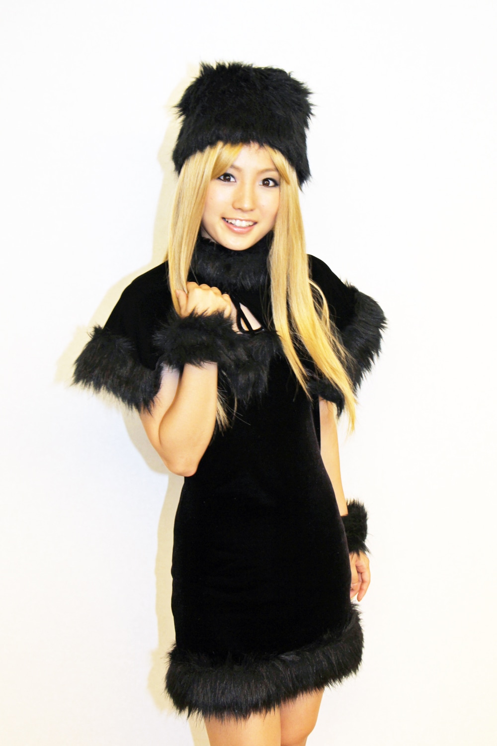 「ミス・メーテルコンテスト2011」特設サイトでは、メーテルコスプレの古川愛李が「パレオはエメラルド」を踊る動画も視聴可能。