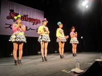 シングル「有頂天LOVE」購入者特典イベントの様子。