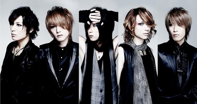 5人編成になったAngelo。写真左からギル（G）、TAKEO（Dr）、キリト（Vo）、Karyu（G）、KOHTA（B）。