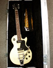 写真はチャリティオークションに出品される「Okuda Tamio Les Paul OT Special」。