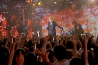 第1部のALSDEADのライブの模様（写真：菅沼剛弘）。