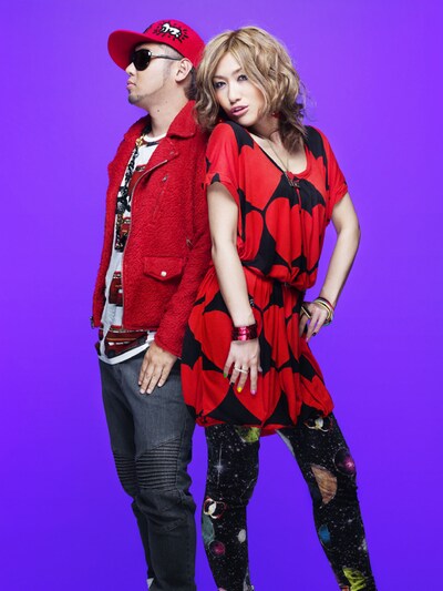 写真はMAY'S。右が片桐舞子。