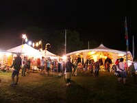 夜のフリーマーケットエリア。