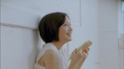 「short hair」のビデオクリップのワンシーン。