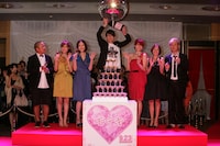 写真左から大根仁監督、仲里依紗、麻生久美子、森山未來、長澤まさみ、真木よう子、リリー・フランキー。