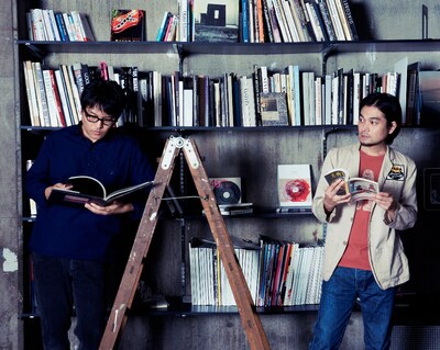 アルバムリリースにあわせ、キリンジの最新アーティスト写真も到着。