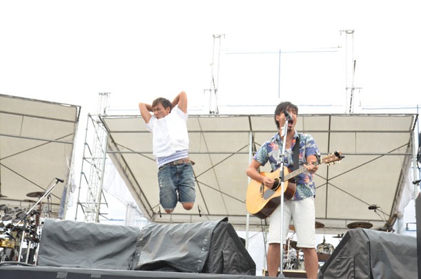 写真は「～湘南からエールを～ 東日本大震災 復興支援ライブ」より、キマグレン。