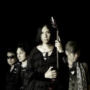 辻仁成率いるエコーズがSHIBUYA-AXで復活ワンマン