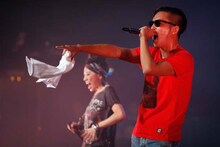 Zeebra（写真右）