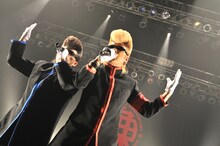 氣志團（写真右が綾小路翔、左が早乙女光）