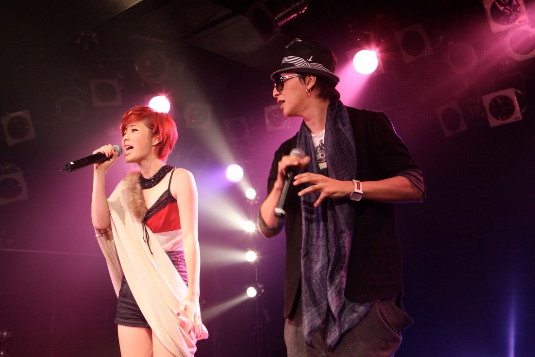 「一緒、いたいのに。feat.GIORGIO13（NERDHEAD）」では果山サキとGIORGIO "13" CANCEMIの生コラボが実現。