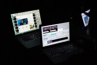 サブモニターとして活用されたDOMMUNE配信の裏側。(c) 文化庁メディア芸術祭事務局