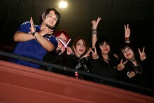 X JAPANチリ公演に参加したファンたち。