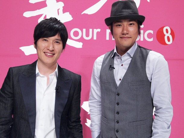 清塚信也（写真左）と松山ケンイチ（右）の収録ショット。