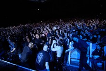 X JAPANのライブの模様。