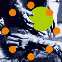 写真はアルバム「電子悲劇/～ENOLA（+6）」ジャケット。